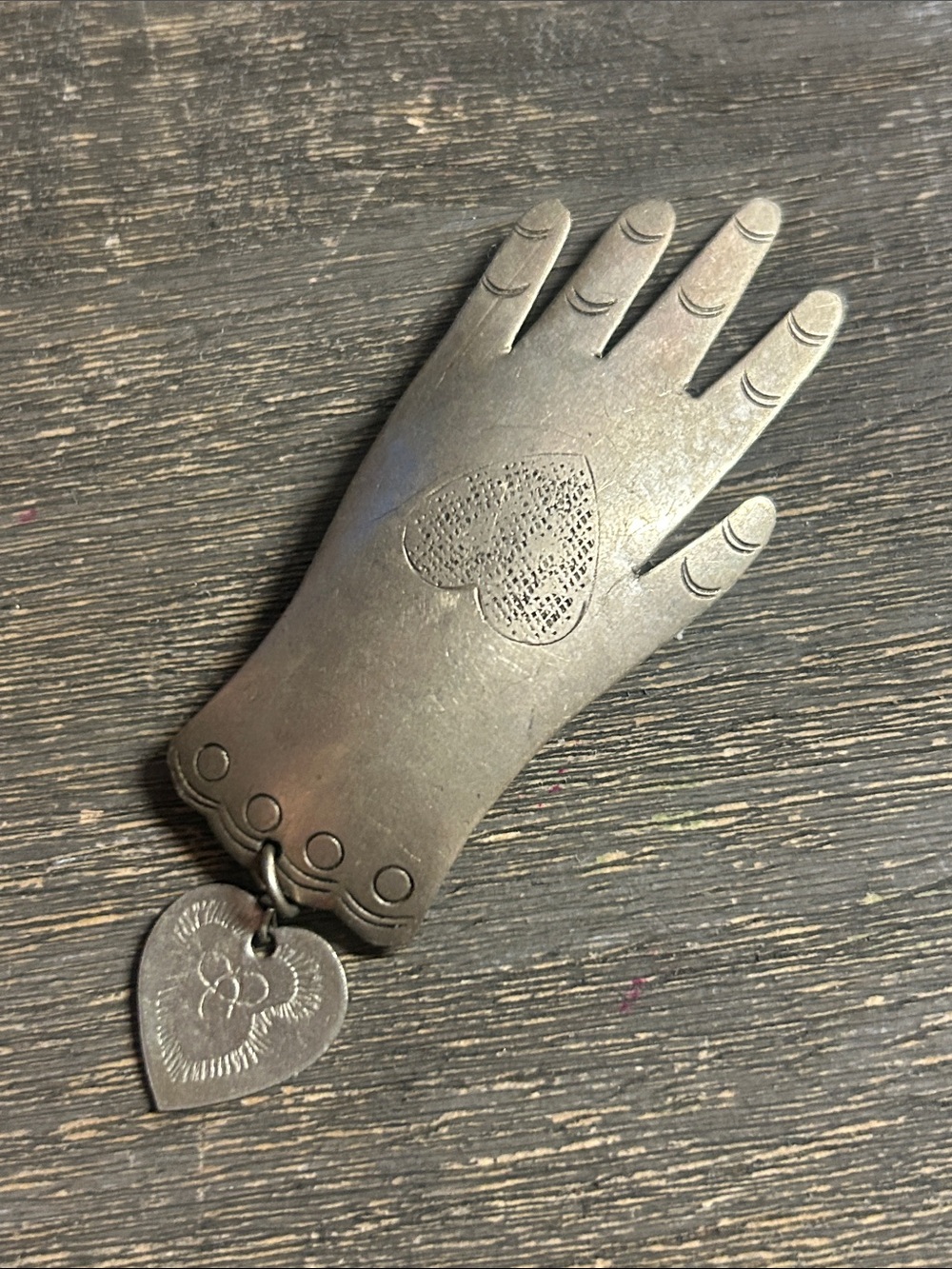 Antique-Style Metal Hand Charm with Heart Pendant - Silver Tone brooch